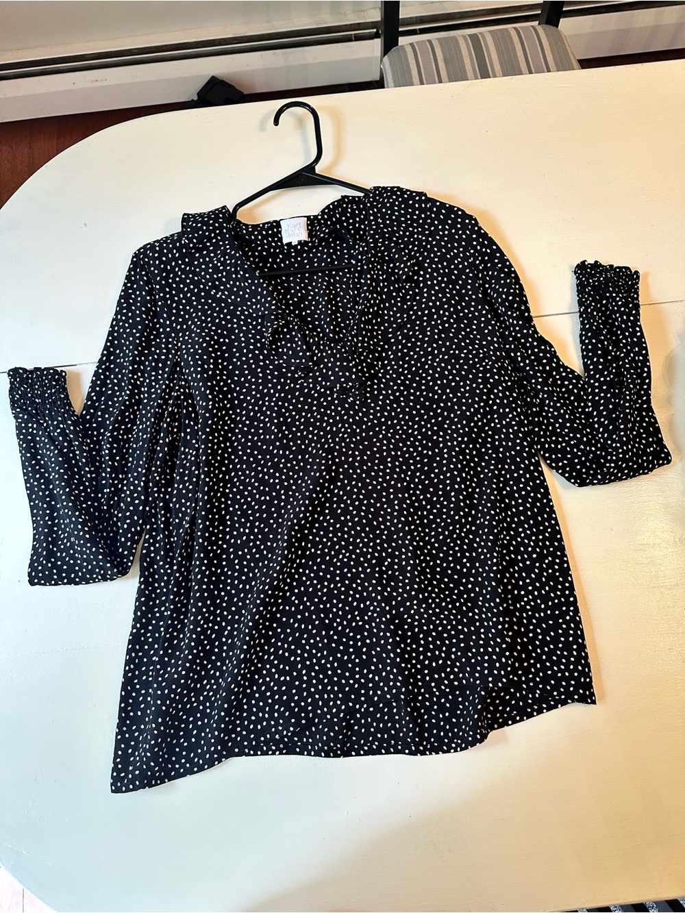 Women’s Black Polka Dot V-Neck Long Sleeve Blouse